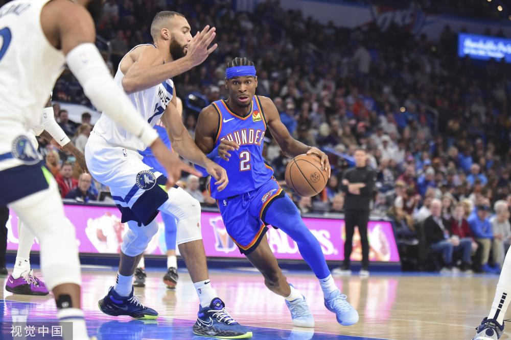 巨额薪资的 巨额薪资的